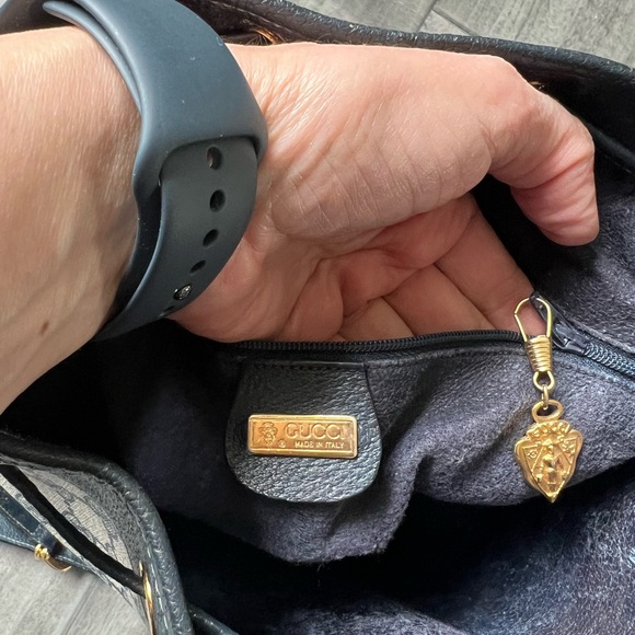 💯 Gucci navy drawstring Bucket bag - Picture 5 of 11